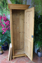 🤩 Old Pine Tall Cupboard/ Linen/ Larder/ Food/ Housekeepers/ Wardrobe 🤩