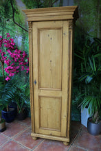 🤩 Old Pine Tall Cupboard/ Linen/ Larder/ Food/ Housekeepers/ Wardrobe 🤩