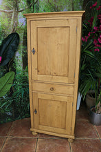 ❤️ Lovely! Old Pine 2 Door Cupboard-Linen/ Larder/ Home Office/ Bathroom ❤️