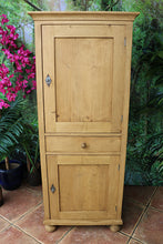 ❤️ Lovely! Old Pine 2 Door Cupboard-Linen/ Larder/ Home Office/ Bathroom ❤️