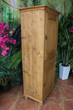 ❤️ Lovely! Old Pine 2 Door Cupboard-Linen/ Larder/ Home Office/ Bathroom ❤️