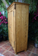 🤩 Very Old! Pine Shelved Cupboard-Linen/ Larder/ Food/ Office/ Wardrobe 🤩