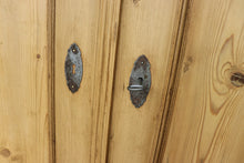 💖 WOW! BIG! Old Pine 4 Door Cupboard-Linen/ Larder/ Food/ TV Cabinet/ Office 💖