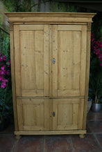 😍 Fabulous Old Pine 4 Door Cupboard - Linen/ Larder/ Food/ TV Cabinet 😍