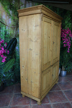 😍 Fabulous Old Pine 4 Door Cupboard - Linen/ Larder/ Food/ TV Cabinet 😍