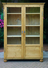 🤩 Big! Very Old Glazed Pine Display Cupboard/ Cabinet & Adjustable Shelves 🤩