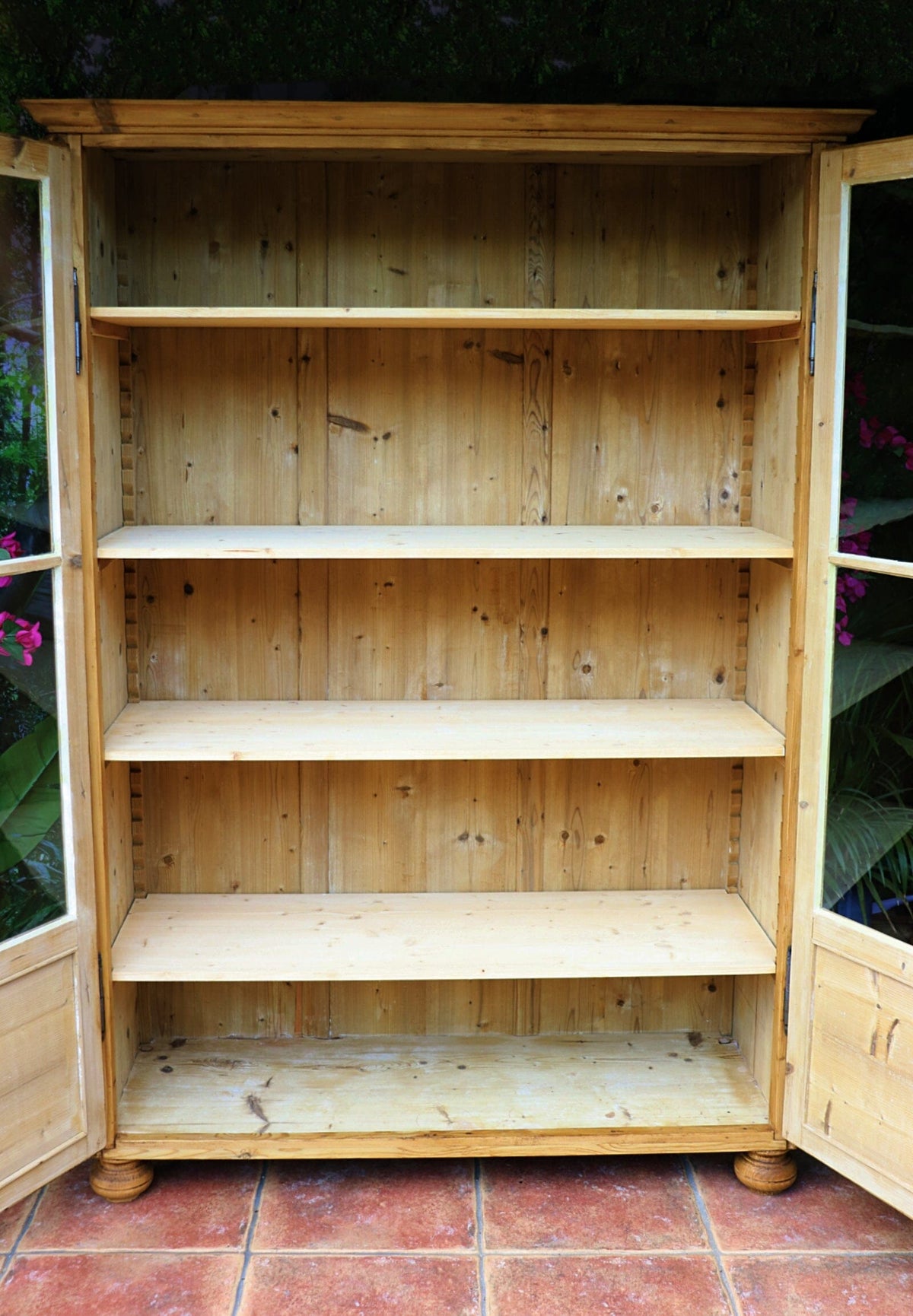 🤩 Big! Very Old Glazed Pine Display Cupboard/ Cabinet & Adjustable Shelves 🤩