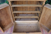 🥰 Gorgeous! Very Old! Large Georgian Pine Chest of Four Drawers/ Sideboard 🥰