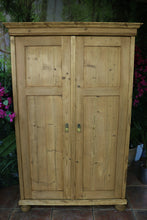 🥰 Superb! Quality Old Pine Double Knock Down/ Sectional Wardrobe 🥰