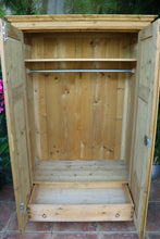🥰 Superb! Quality Old Pine Double Knock Down/ Sectional Wardrobe 🥰