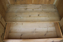 🥰 Superb! Quality Old Pine Double Knock Down/ Sectional Wardrobe 🥰