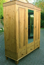 💖 WOW! Quality! Big Old Pine Triple Knock Down Linen Press Wardrobe 💖
