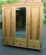 💖 WOW! Quality! Big Old Pine Triple Knock Down Linen Press Wardrobe 💖
