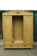 ❤️ Fabulous & Quality Old Pine Triple Knock Down Combination Wardrobe ❤️