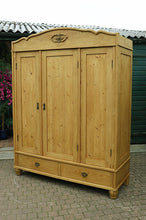 ❤️ Fabulous & Quality Old Pine Triple Knock Down Combination Wardrobe ❤️
