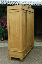 ❤️ Fabulous & Quality Old Pine Triple Knock Down Combination Wardrobe ❤️
