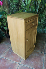 ❤️ Unusual & Slim Single Old Antique Pine Bedside Cabinet/Cupboard/Lamp Table ❤️