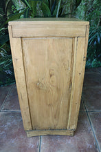 ❤️ Unusual & Slim Single Old Antique Pine Bedside Cabinet/Cupboard/Lamp Table ❤️