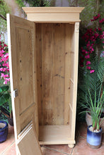 🤩 Old Style Pine Tall Cupboard - Linen/ Larder/ Housekeepers 🤩