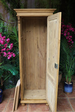 ❤️ Old Antique Pine Tall Cupboard/ Linen/ Larder/ Food/ Housekeepers/ Wardrobe ❤️