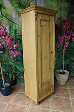 💖 Old Antique Style Pine Tall Cupboard/ Linen/ Larder/ Housekeepers/ Wardrobe 💖