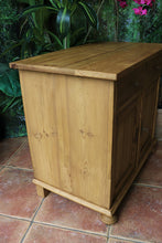 🤩 Fantastic Quality Old Pine Sideboard/ Base/ TV Stand/ Vanity 🤩