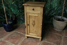 😍 Fabulous! Quality Old Antique Pine Single Bedside Cabinet/ Lamp Table 😍