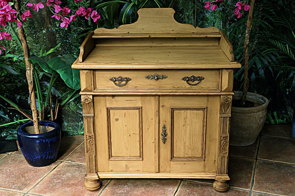 💕 Lovely Quality Old Antique Victorian Gallery Top Sideboard/ Cupboard/ TV Stand 💕