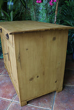 🥰 Gorgeous Quality Old Antique Pine Sideboard/ Dresser Base/ TV Stand/ Vanity 🥰