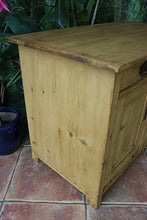 🥰 Gorgeous Quality Old Antique Pine Sideboard/ Dresser Base/ TV Stand/ Vanity 🥰