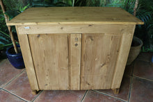 🥰 Gorgeous Quality Old Antique Pine Sideboard/ Dresser Base/ TV Stand/ Vanity 🥰
