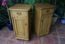 🩷 Superb! Original Pair Old Antique Pine Bedside Cabinets/ Cupboards/ Lamp Tables 🩷
