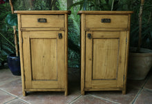 🥰 Fab! Original Pair Old Antique Pine Bedside Cabinets/ Cupboards/ Lamp Tables 🥰