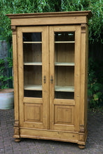 💕 Stunning! Old Antique Glazed Pine Display Cupboard/ Cabinet. Adjustable Shelves 💕