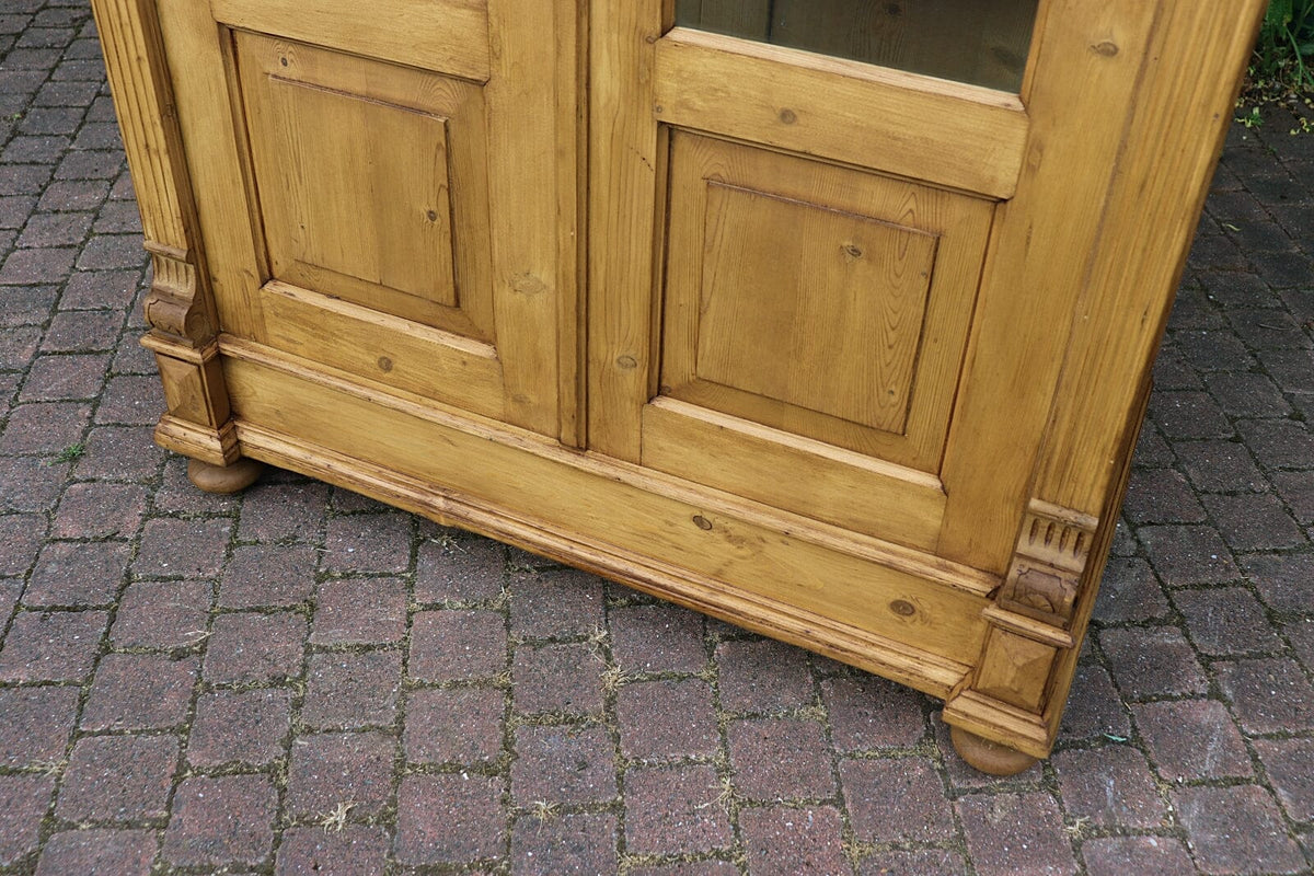 💕 Stunning! Old Antique Glazed Pine Display Cupboard/ Cabinet. Adjustable Shelves 💕