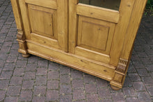 💕 Stunning! Old Antique Glazed Pine Display Cupboard/ Cabinet. Adjustable Shelves 💕