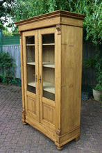 💕 Stunning! Old Antique Glazed Pine Display Cupboard/ Cabinet. Adjustable Shelves 💕