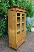 💕 Stunning! Old Antique Glazed Pine Display Cupboard/ Cabinet. Adjustable Shelves 💕