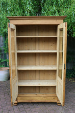 💕 Stunning! Old Antique Glazed Pine Display Cupboard/ Cabinet. Adjustable Shelves 💕