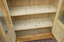 💕 Stunning! Old Antique Glazed Pine Display Cupboard/ Cabinet. Adjustable Shelves 💕