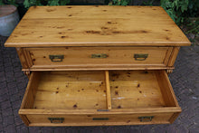 😍 Large Quality Old Antique Victorian Pine Chest of 4 Drawers/ Sideboard 😍