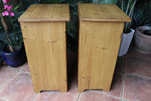 🤩 Lovely Original Pair Old Antique Pine Bedside Cabinets/ Cupboards/ Lamp Tables 🤩