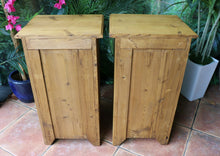 🤩 Lovely Original Pair Old Antique Pine Bedside Cabinets/ Cupboards/ Lamp Tables 🤩