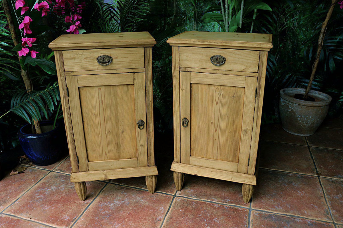❤️ Exceptional! Pair Original Old/ Antique Pine Bedside Cabinets/Cupboards ❤️