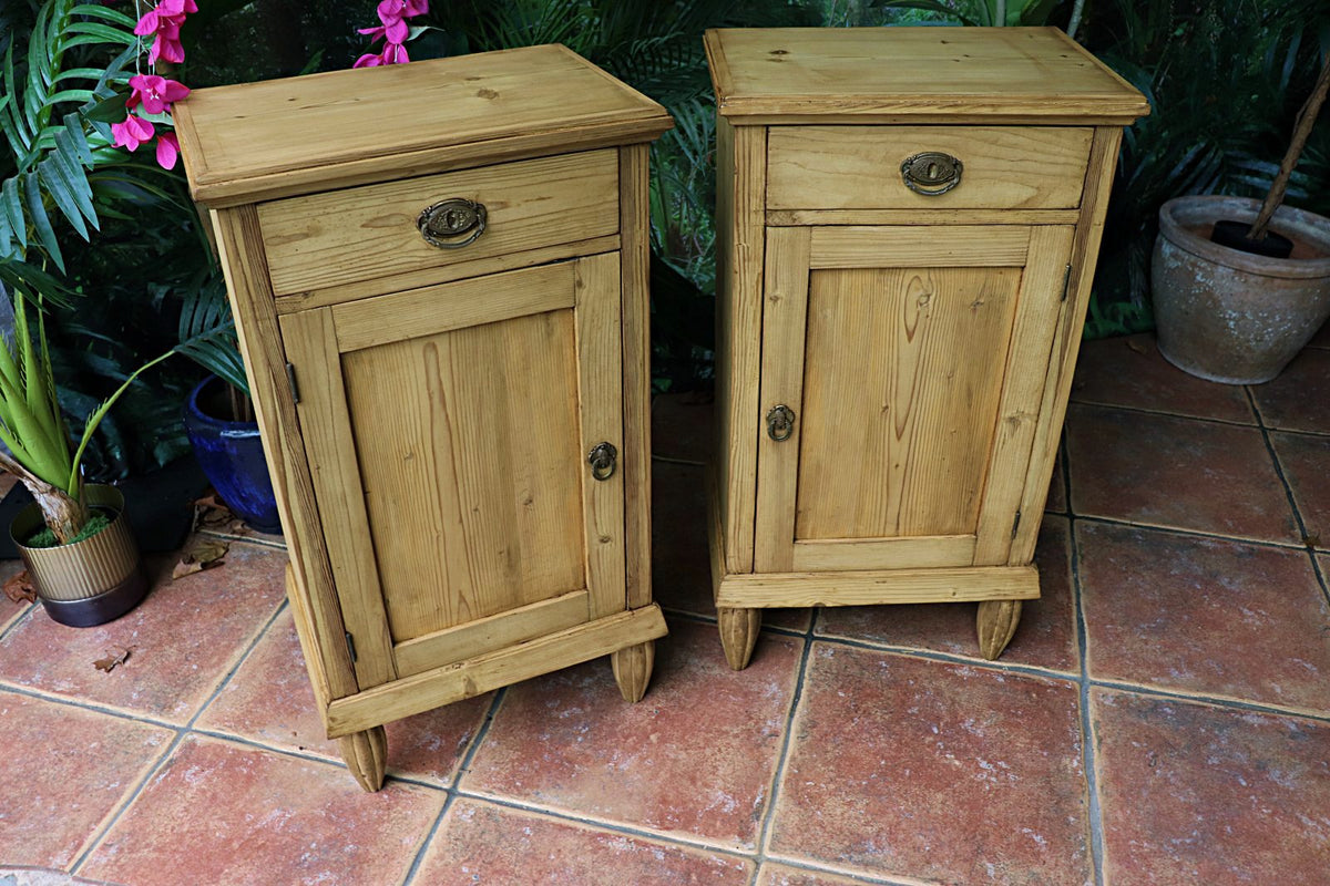 ❤️ Exceptional! Pair Original Old/ Antique Pine Bedside Cabinets/Cupboards ❤️