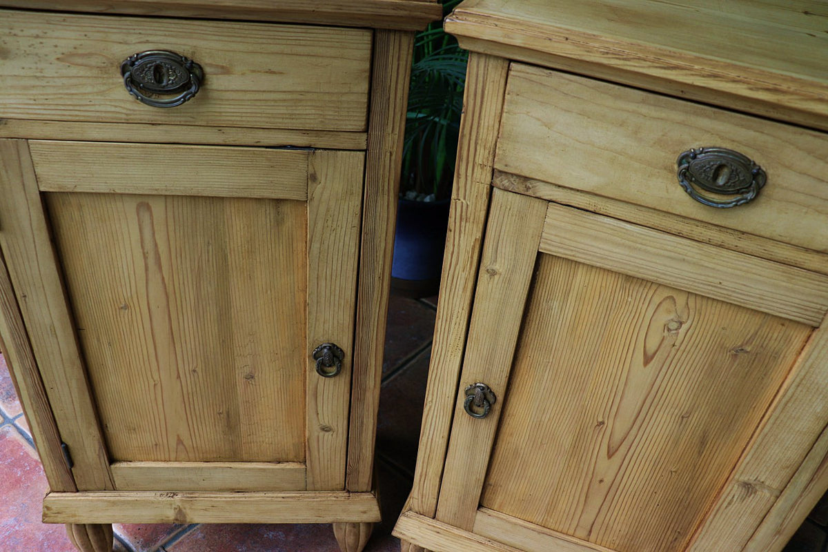 ❤️ Exceptional! Pair Original Old/ Antique Pine Bedside Cabinets/Cupboards ❤️