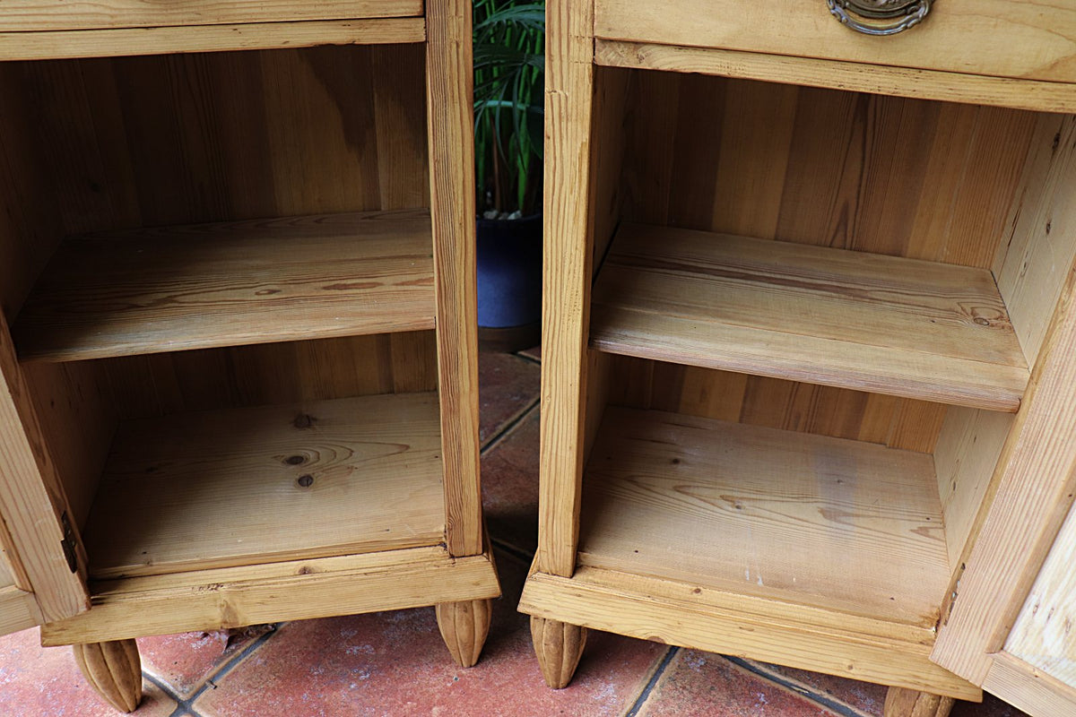 ❤️ Exceptional! Pair Original Old/ Antique Pine Bedside Cabinets/Cupboards ❤️