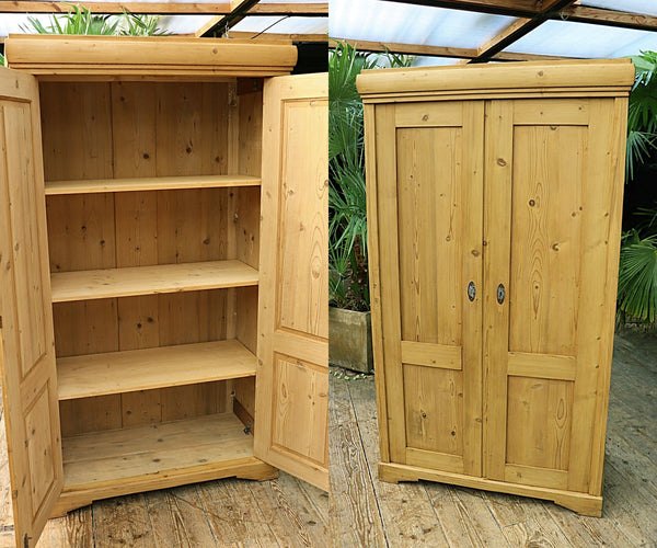 💕Cottage Size! Old Pine Knock Down Shelved Linen Press/ Wardrobe/ Cupboard 💕