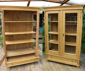 ❤️ Lovely Old Pine Glazed Adjustable Display Cabinet/Cupboard/Linen/Larder ❤️ - oldpineshop.co.uk