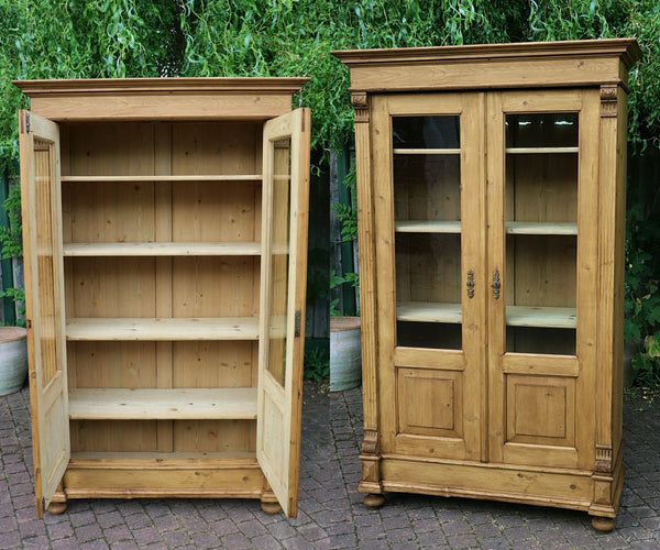 💕 Stunning! Old Antique Glazed Pine Display Cupboard/ Cabinet. Adjustable Shelves 💕